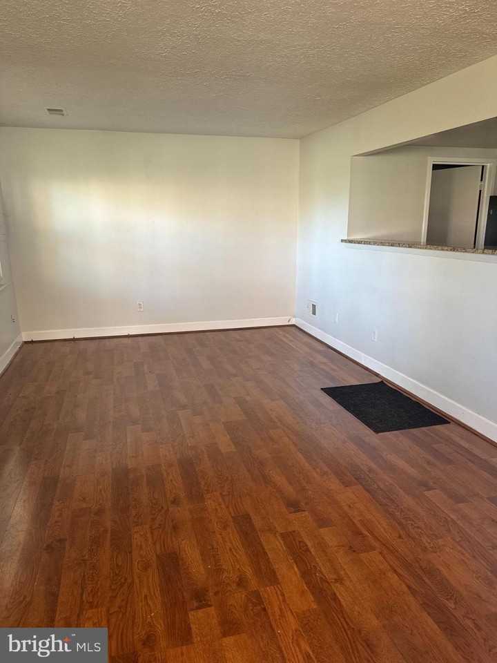 9570 Hagel Cir #D - Photo 6 of 8