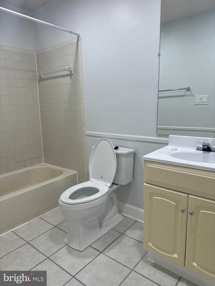9570 Hagel Cir #D - Photo 7 of 8