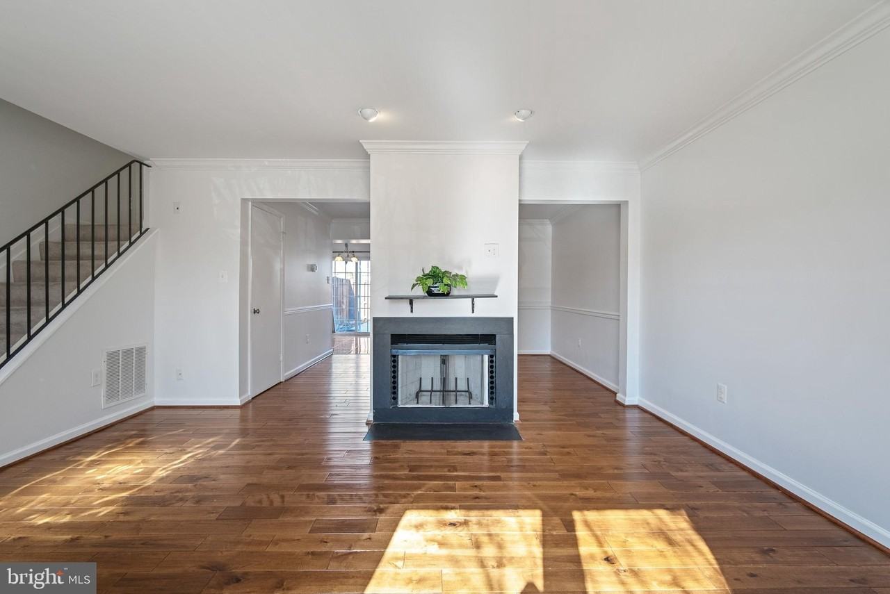 4793 S Park Ct - Photo 4 of 46