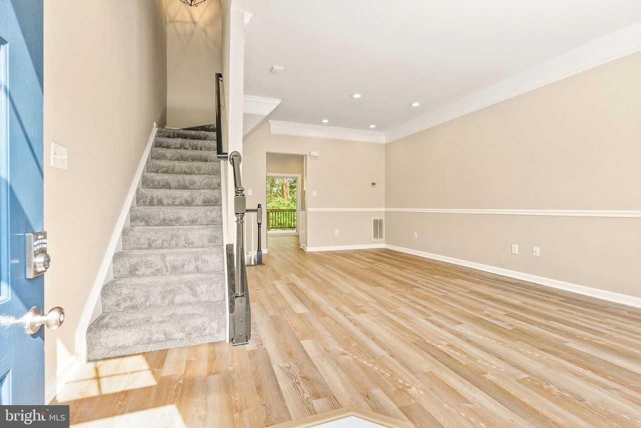 10032 Moxleys Ford Ln - Photo 5 of 43
