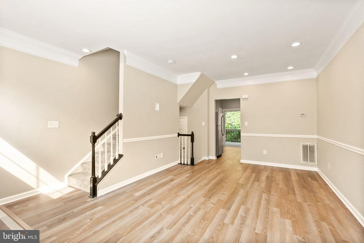 10032 Moxleys Ford Ln - Photo 7 of 43