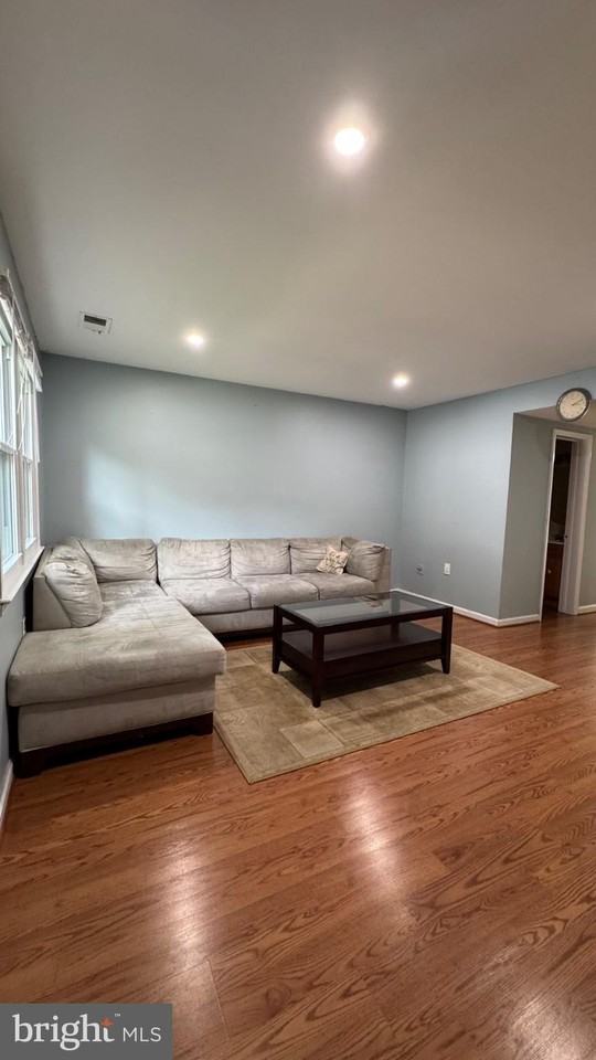14582 Earlham Ct - Photo 2 of 16