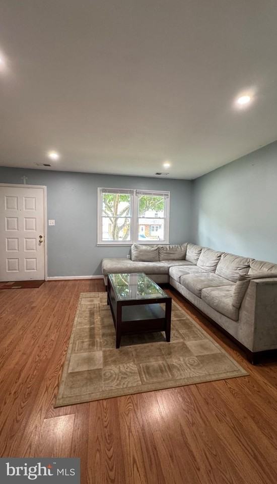 14582 Earlham Ct - Photo 4 of 16