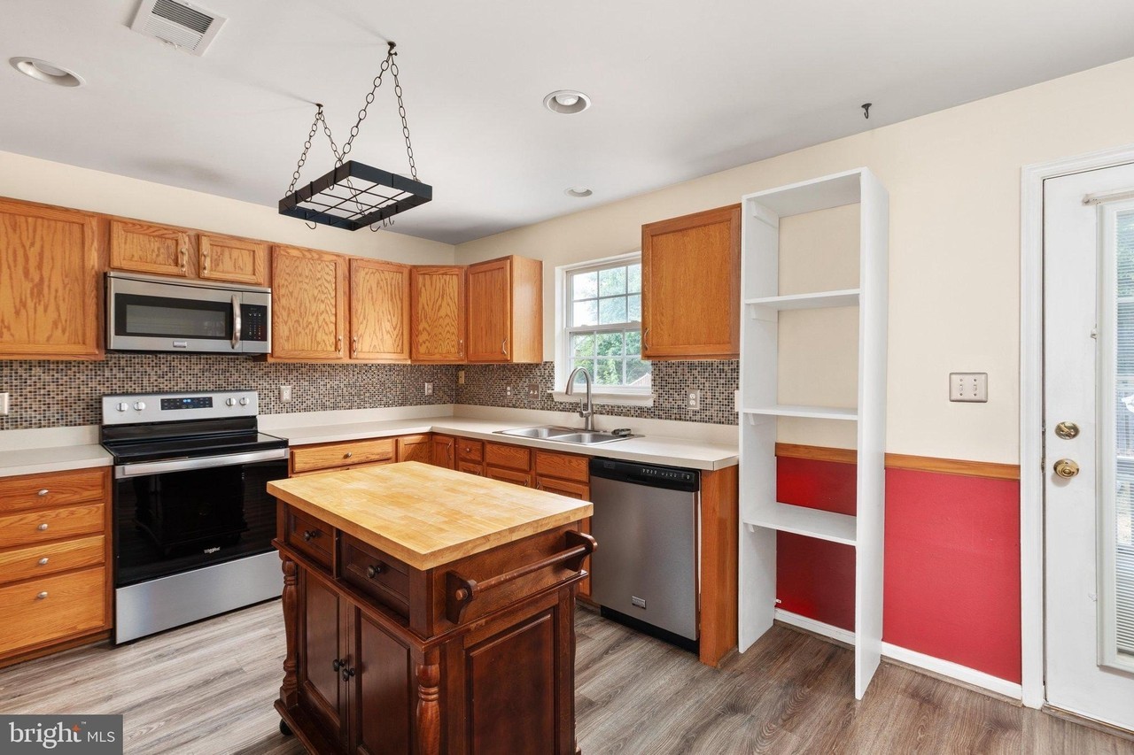 313 Frontier Fort Ln - Photo 4 of 26