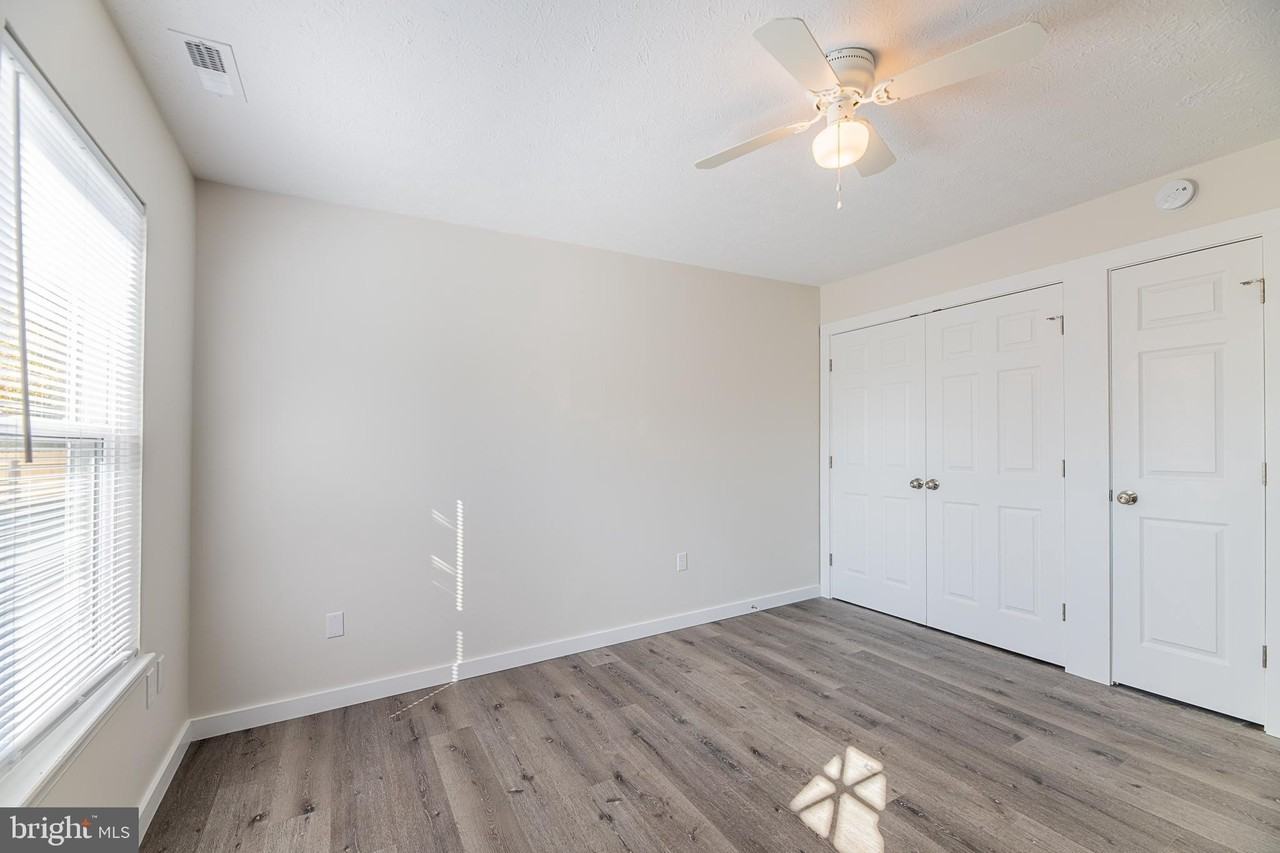 527 Gray Ave #1 - Photo 4 of 38