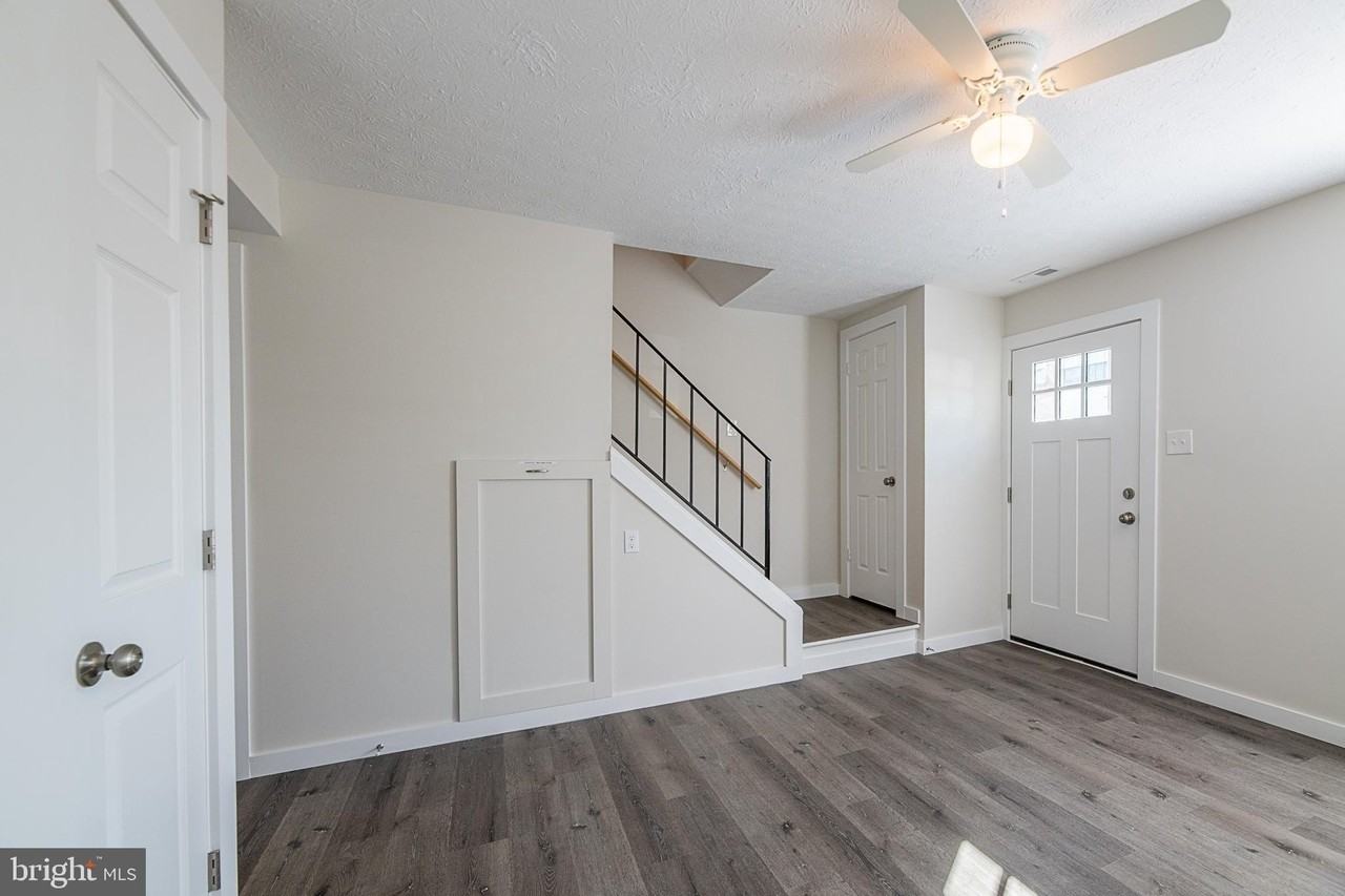 527 Gray Ave #1 - Photo 6 of 38