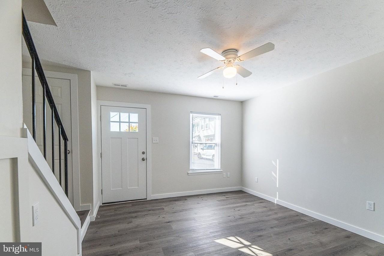 527 Gray Ave #1 - Photo 7 of 38
