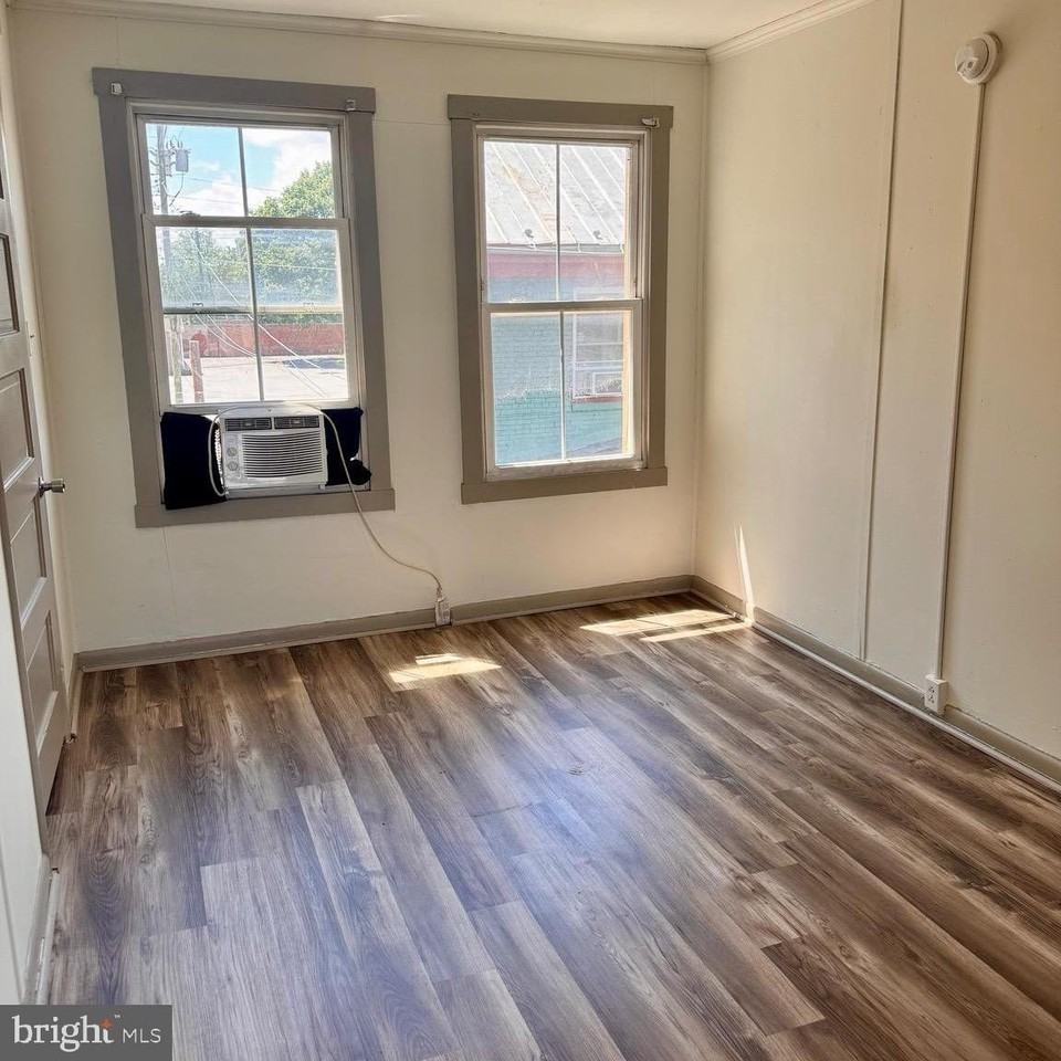 114 W Martin St #3 - Photo 6 of 8