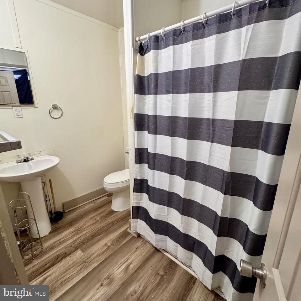 114 W Martin St #3 - Photo 7 of 8