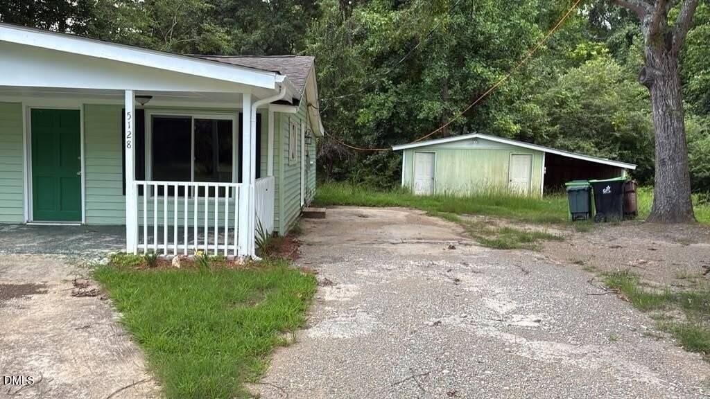 5128 Sunset Lake Rd - Photo 2 of 26