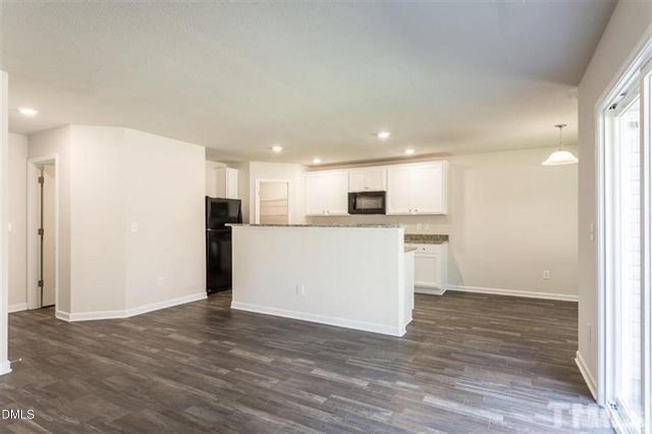 712 Howling Wind Dr - Photo 6 of 23