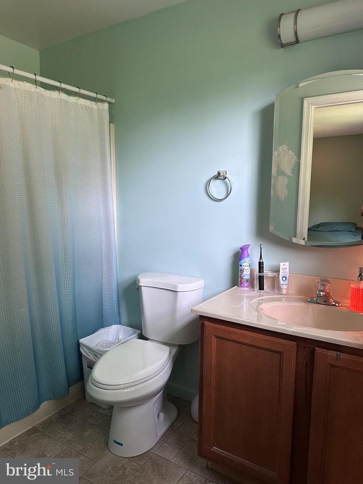 949 Gershal Ave - Photo 5 of 13