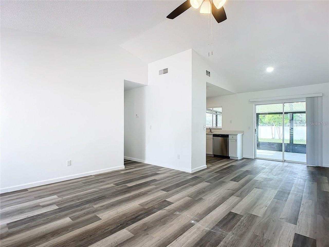 11320 Bingham Ct - Photo 7 of 40