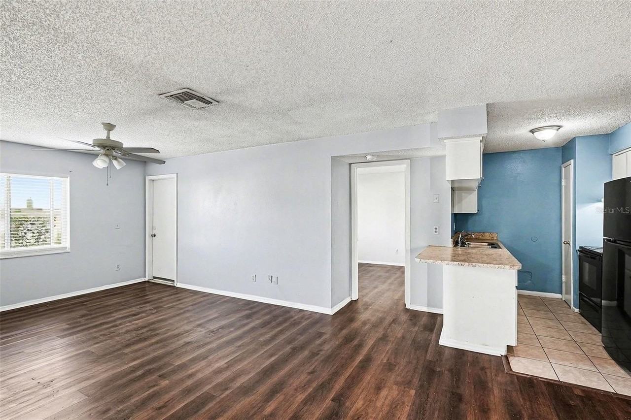 550 Golden Raintree Pl #550 - Photo 7 of 33