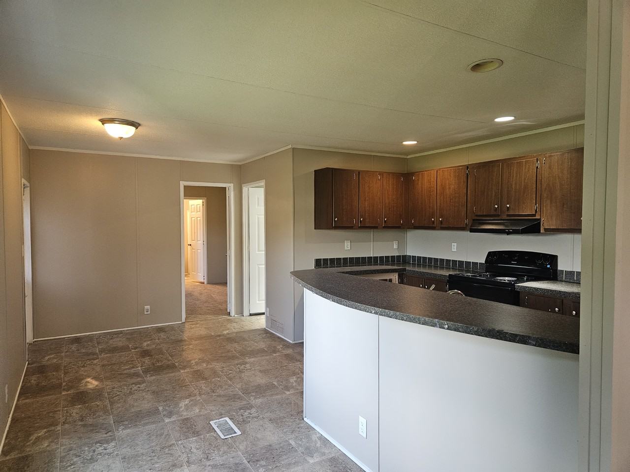 79 Lynnwood Cir #145 - Photo 6 of 17
