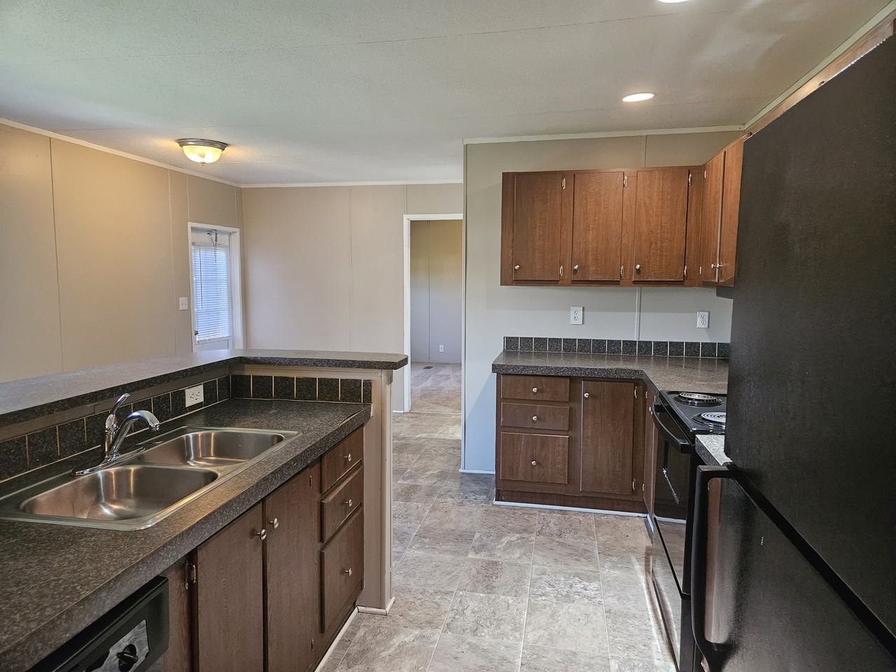 79 Lynnwood Cir #145 - Photo 7 of 17