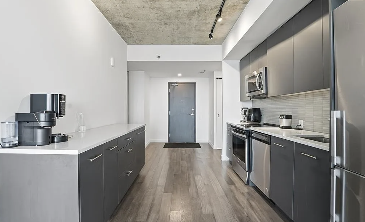 490 2 Avenue South #1302 - Photo 4 of 5