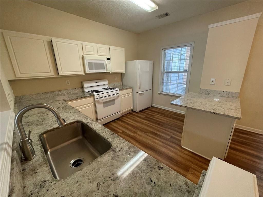 4085 Howell Park Rd - Photo 4 of 13
