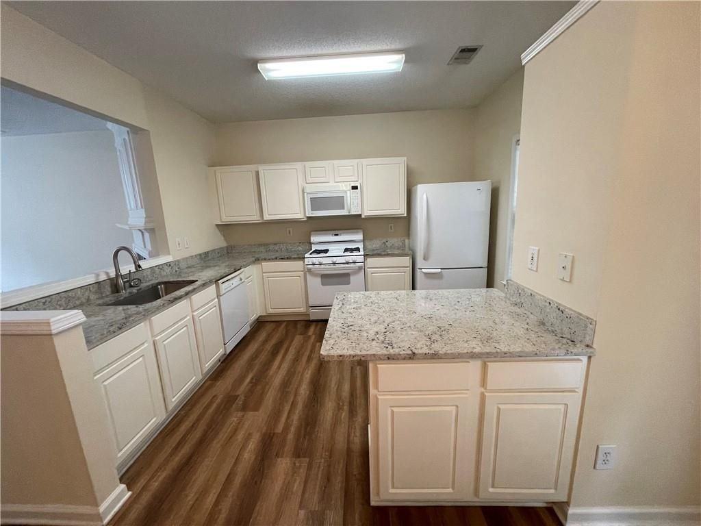 4085 Howell Park Rd - Photo 5 of 13