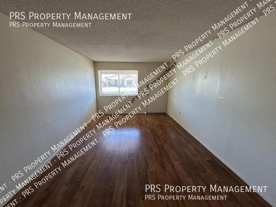 3147 E Edgewood Ave - Photo 4 of 30