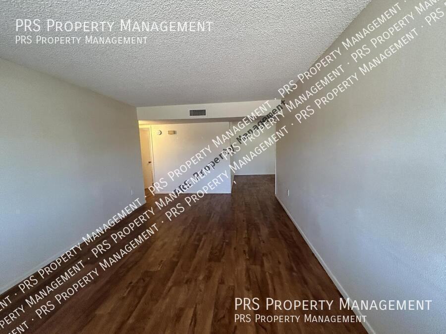 3147 E Edgewood Ave - Photo 5 of 30