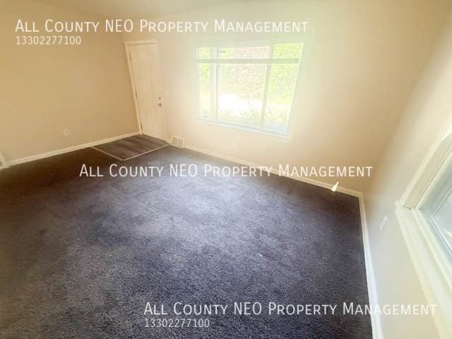984 Cordova Ave - Photo 3 of 5