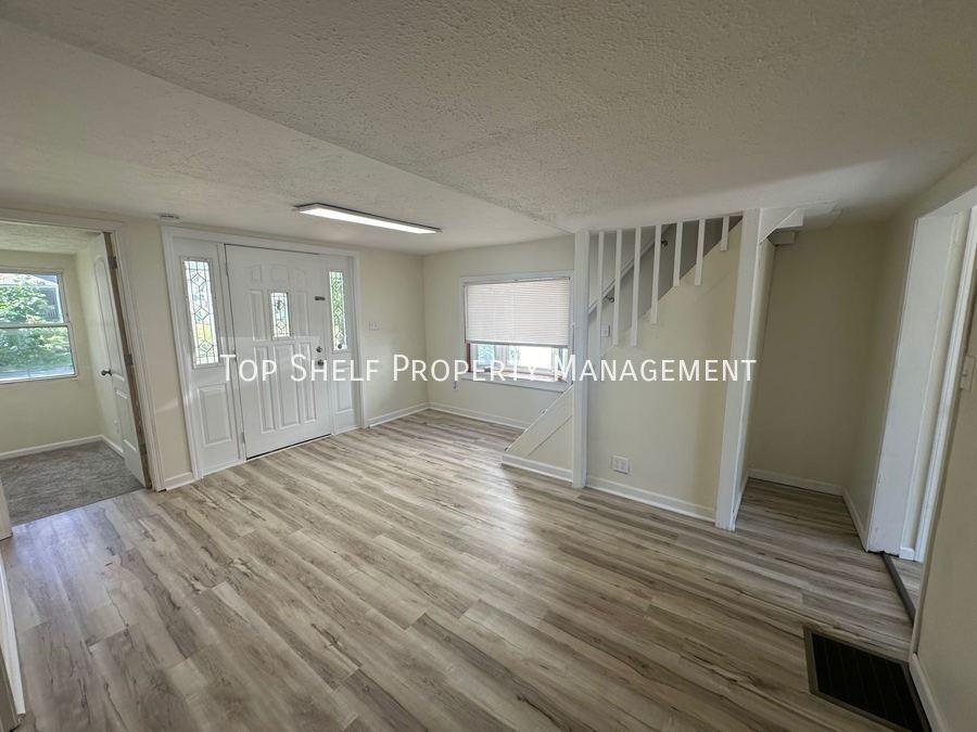 1629 Capitol Ave - Photo 4 of 10