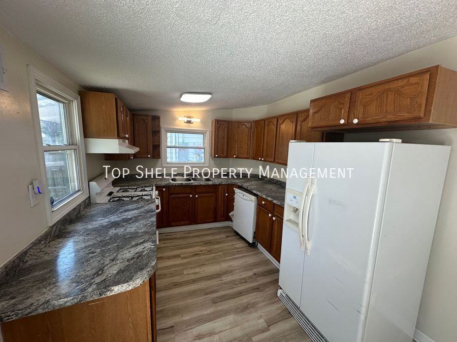 1629 Capitol Ave - Photo 5 of 10