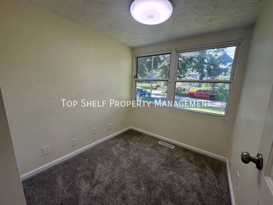 1629 Capitol Ave - Photo 6 of 10
