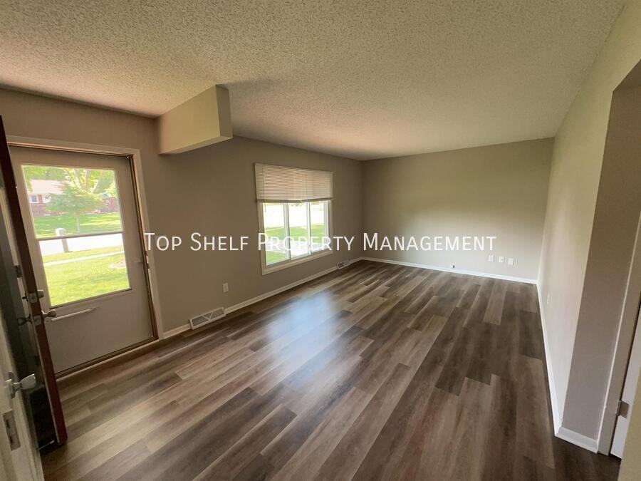 5234 Jennifer Dr - Photo 2 of 16