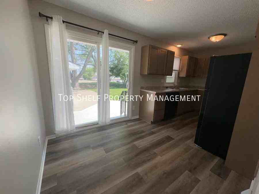 5234 Jennifer Dr - Photo 5 of 17