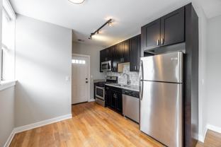 2205 W Eastwood Ave #3W - Photo 1 of 1