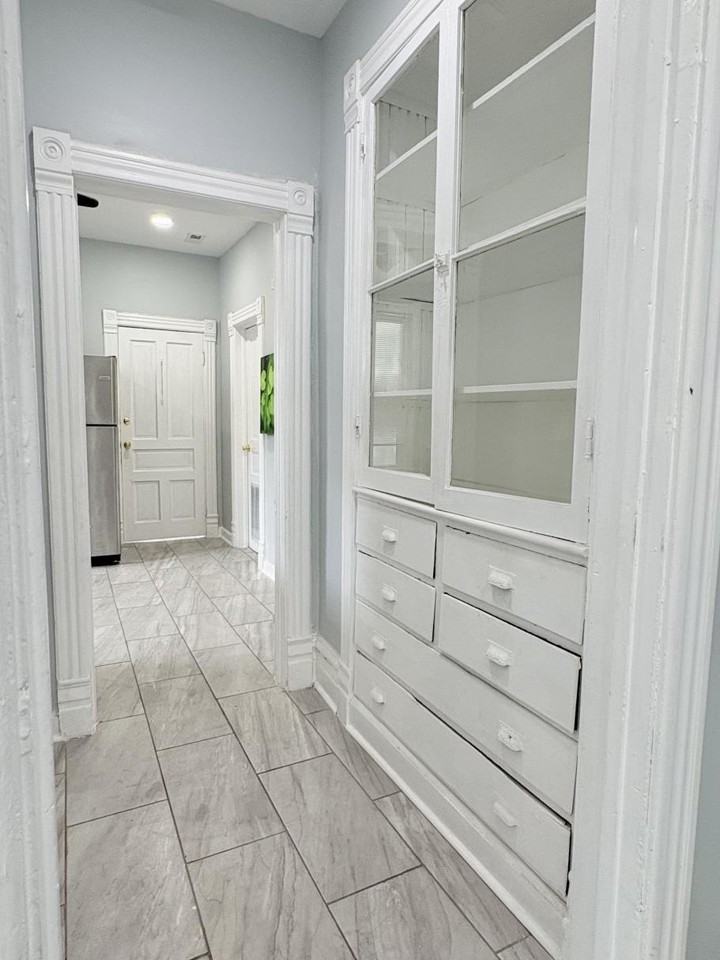 1056 N Central Ave #2 - Photo 5 of 21