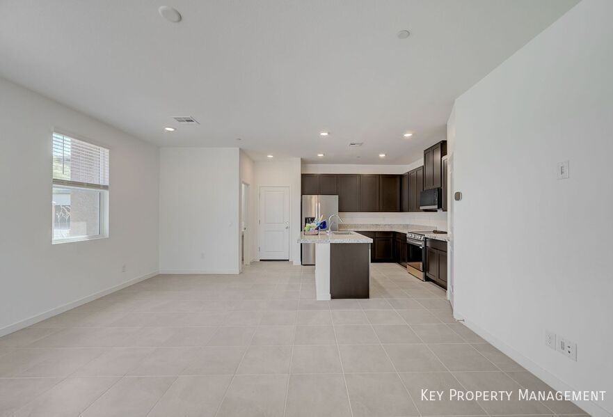 239 Freeport View Pl - Photo 5 of 15