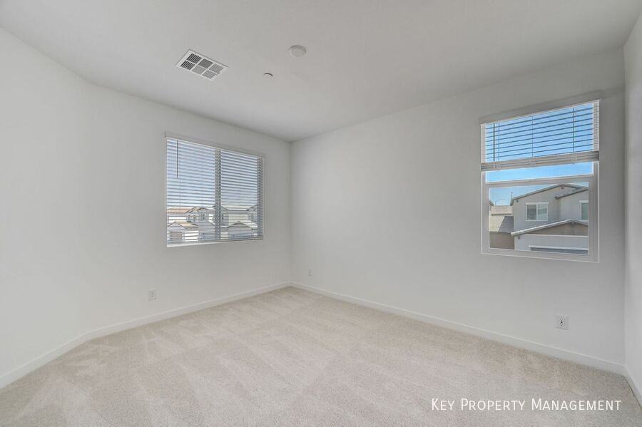 239 Freeport View Pl - Photo 7 of 15