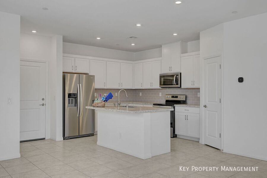 242 Freeport View Pl - Photo 4 of 15