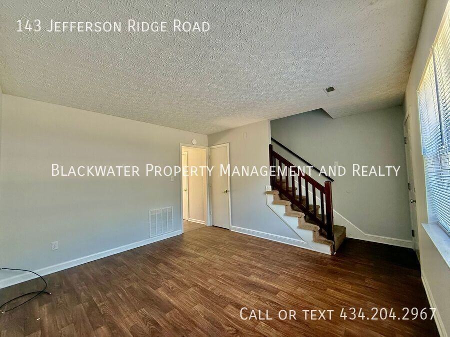 143 Jefferson Ridge Rd - Photo 2 of 6