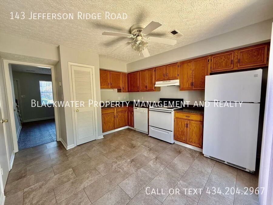 143 Jefferson Ridge Rd - Photo 3 of 6