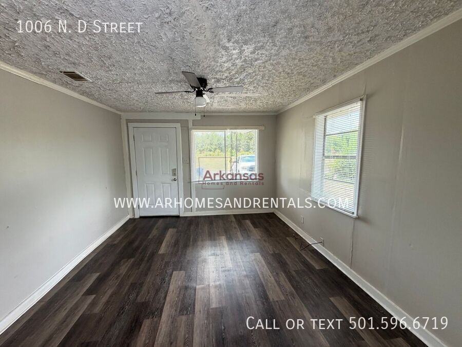 1006 N D St - Photo 2 of 14