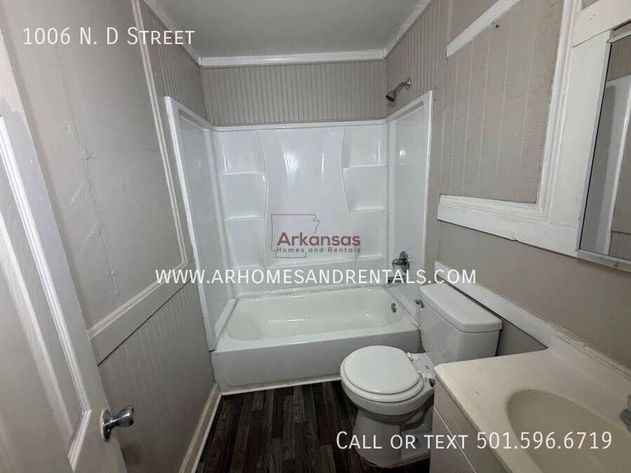 1006 N D St - Photo 7 of 14