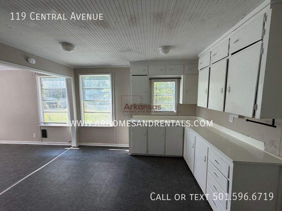 119 Central Ave - Photo 4 of 9
