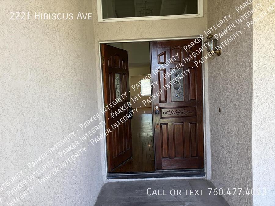 2221 Hibiscus Ave - Photo 2 of 12
