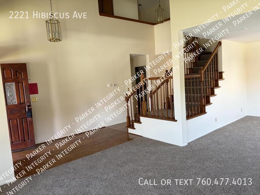 2221 Hibiscus Ave - Photo 4 of 12