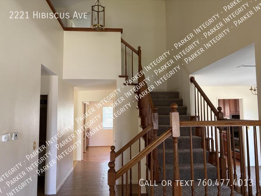 2221 Hibiscus Ave - Photo 3 of 12
