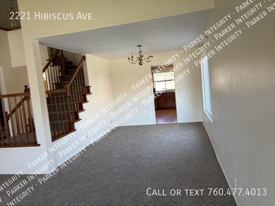 2221 Hibiscus Ave - Photo 5 of 12