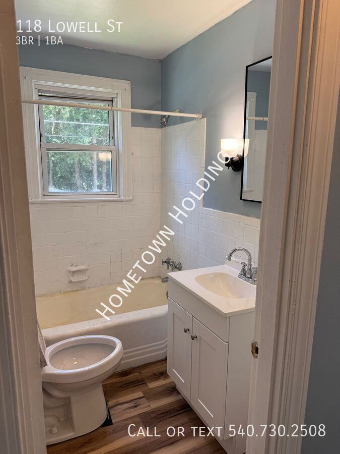 118 Lowell St - Photo 4 of 12