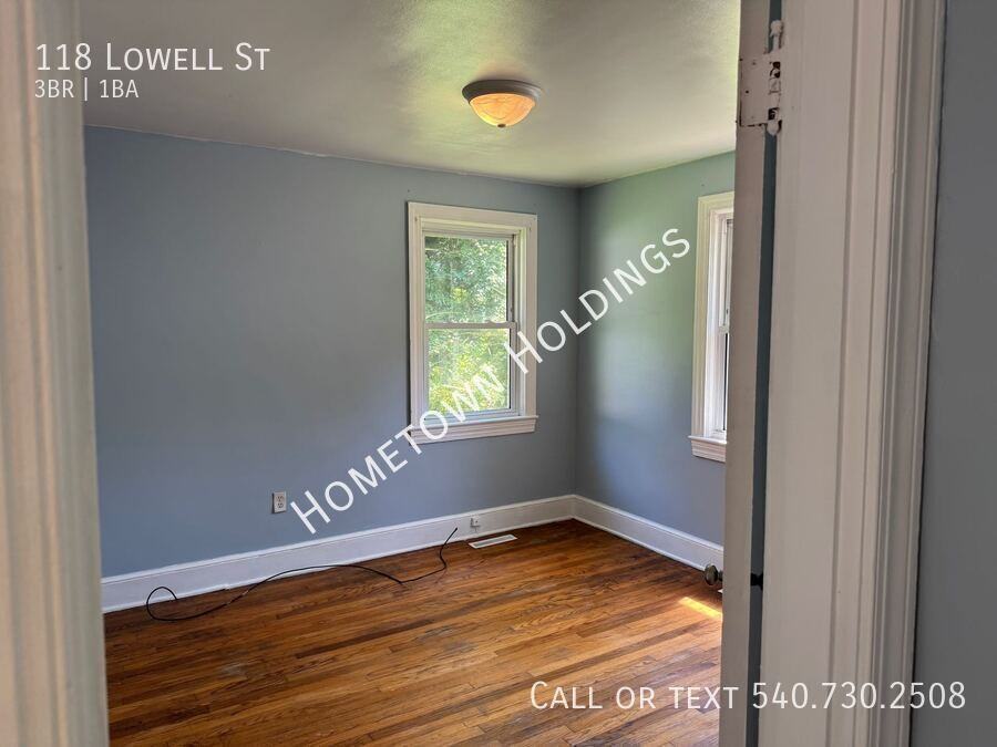 118 Lowell St - Photo 6 of 12