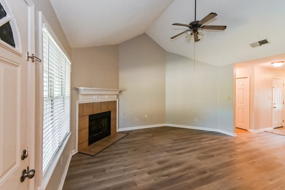 7605 Caitlynn Cir W - Photo 3 of 16