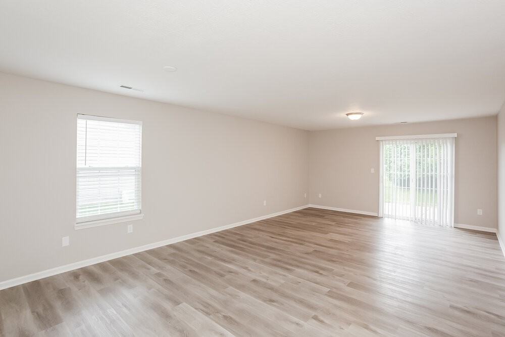 126 Thistlewood Dr - Photo 4 of 16