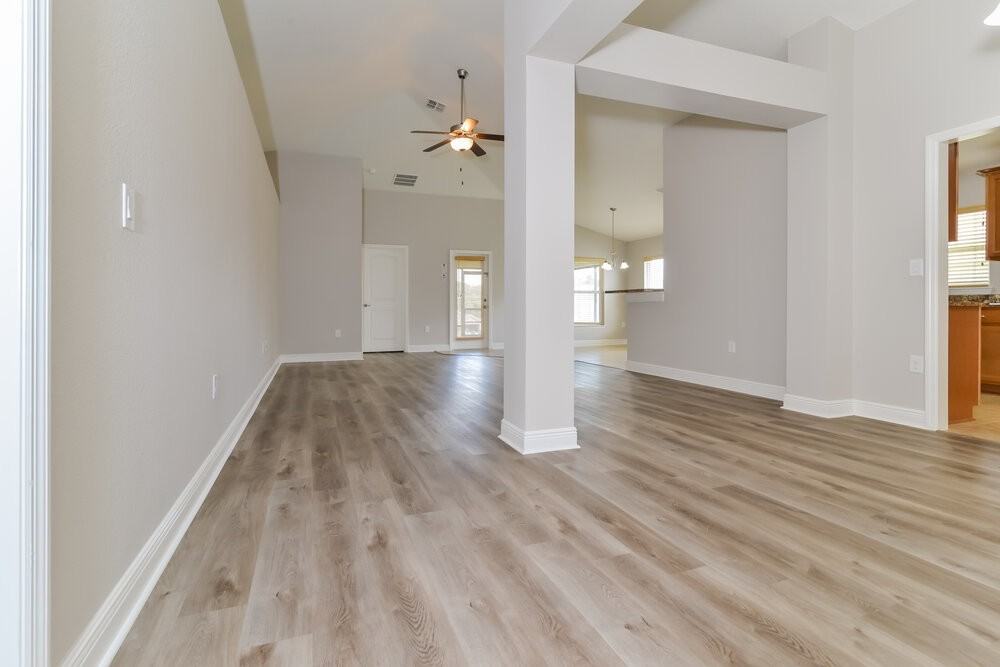 905 Chestnut Dr - Photo 3 of 16